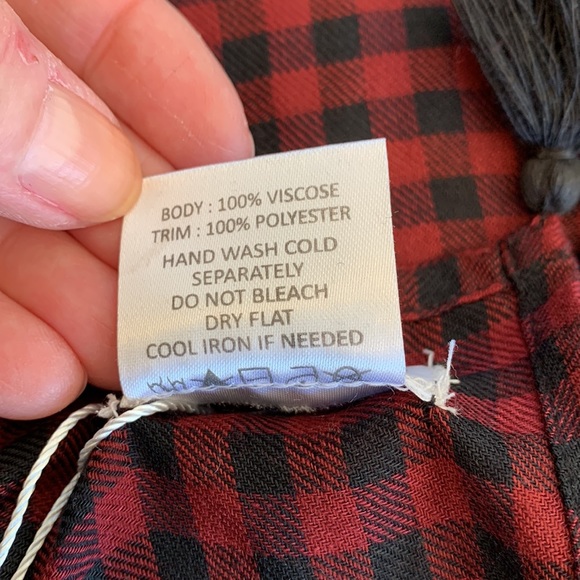 Mud Pie Gingham Square 100% Viscose Scarf, Burgundy & Black, 50” x50”, NWT - Picture 6 of 9